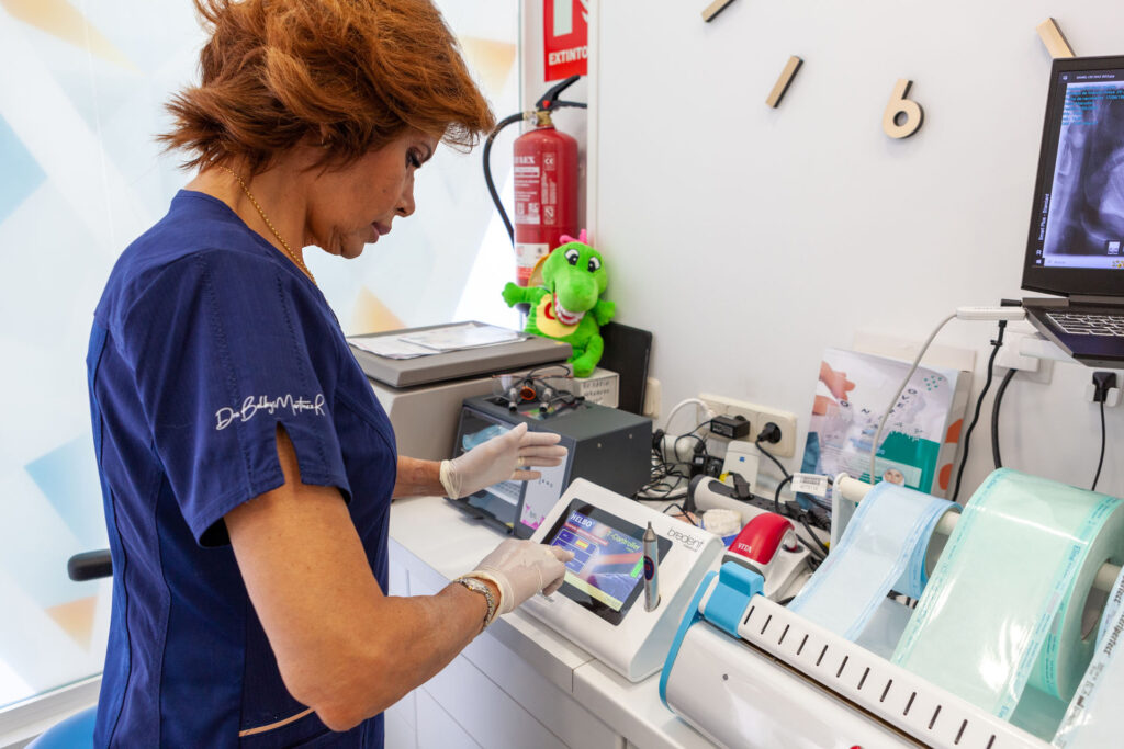 Tratamientos de implantología bucal en clínica dental Smile´s Art en San Sebastián de los Reyes